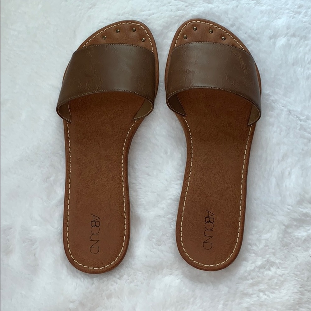 Brown ABOUND sandals